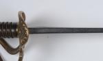 SABRE d'Officier de Cavalerie légère, modèle 1822. Poignée en corne,...