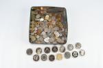 Boîte métal avec vrac monnaies diverses modernes (environ 1 800...