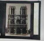 PLAQUES PHOTOGRAPHIQUES (1 coffret) en verre à sujet de Notre-Dame...