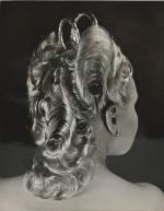 André Steiner (1901-1978)
Coiffure blonde 
Tirage argentique, cachet du photographe bleu...