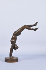 J. Bonnahe (XIXe)
Femme acrobate, équilibriste
Epreuve en bronze à patine brune...