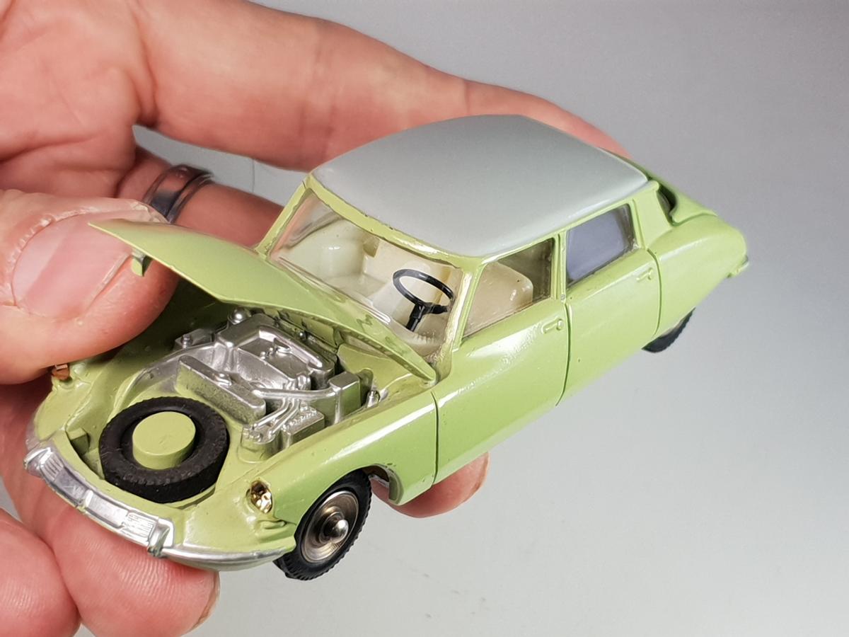 Vente de Dinky Toys et jouets anciens - Collection Bertoliatti (1)