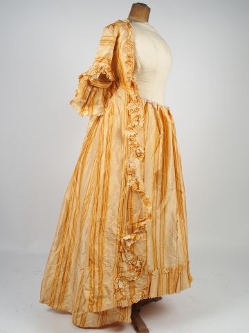 Robe en taffetas de soie sales