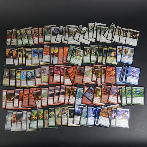 IMPORTANTE COLLECTION DE RARES CARTES MAGIC & POKEMON