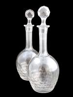 Paire de CARAFES et deux bouchons en cristal taillé
H.: 30...