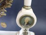 Pendule portique fin d'époque Louis XVI en marbre blanc, cadran...