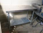 Table inox de travail 120x60 piètement galva Lot judiciaire Mise...