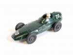 CRESCENT TOYS (Angleterre, 1/43, zamac d'époque) Vanwall F1, vert foncé...