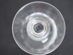 BACCARAT. 
Partie de service de verres en cristal comprenant :...